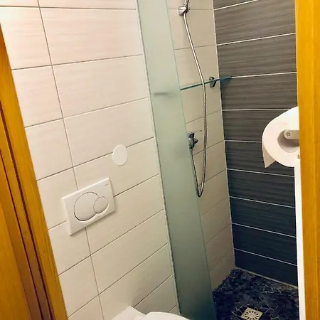Aladin Vandrerhjem Ljubljana